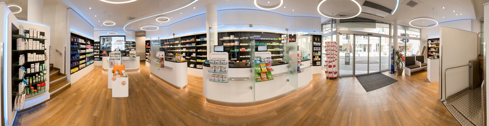 Eingangsbereich der Wasserturm Apotheke