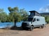 Mercedes Sprinter Campervan mit Aufstelldach am Meer – autarkes Reisemobil für Offroad-Abenteuer und Vanlife in der Natur