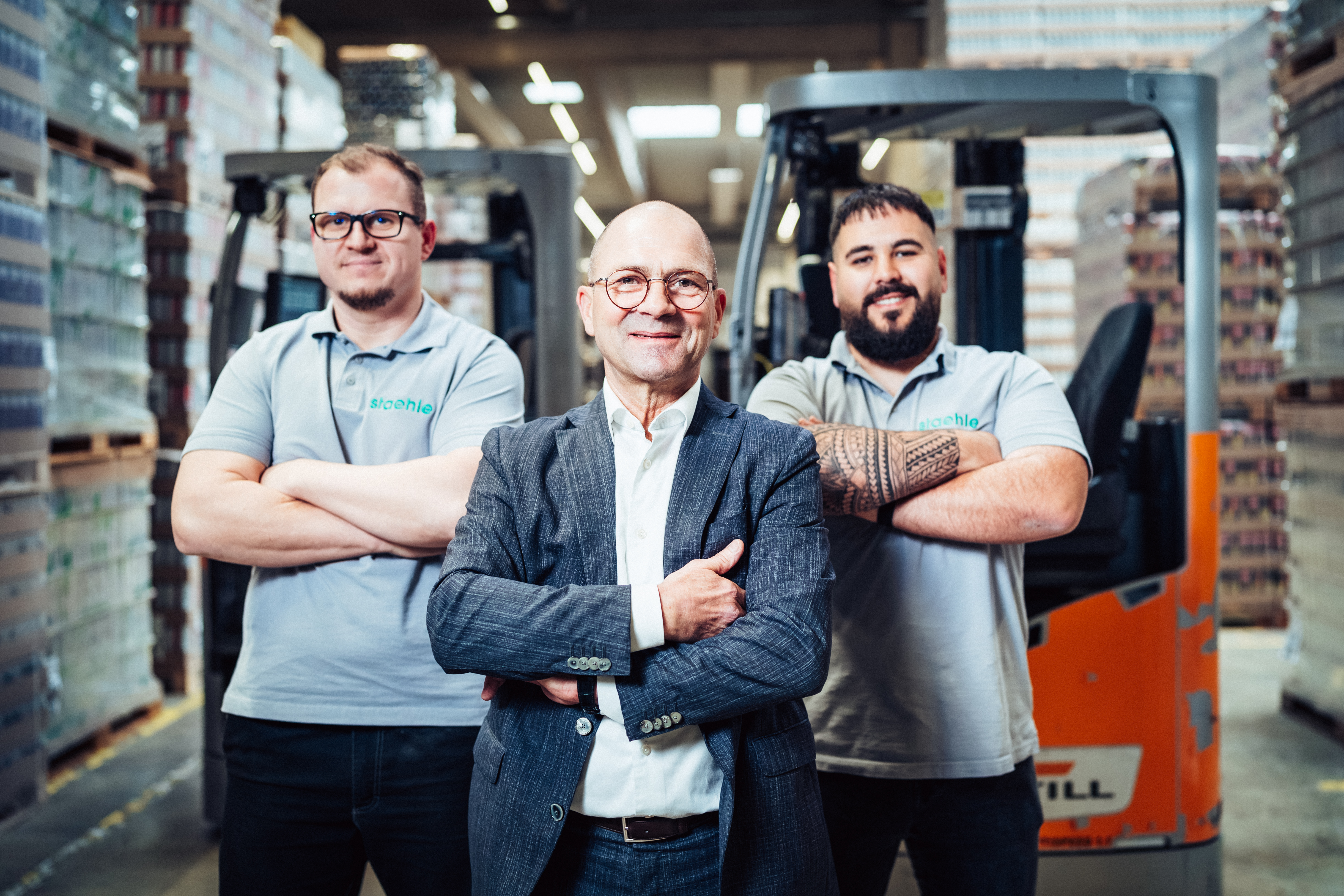 Drehtag in einer Werkshalle