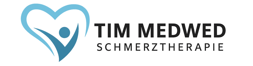 Logo mit blauem Herz und dem Text "TIM MEDWED SCHMERZTHERAPIE".