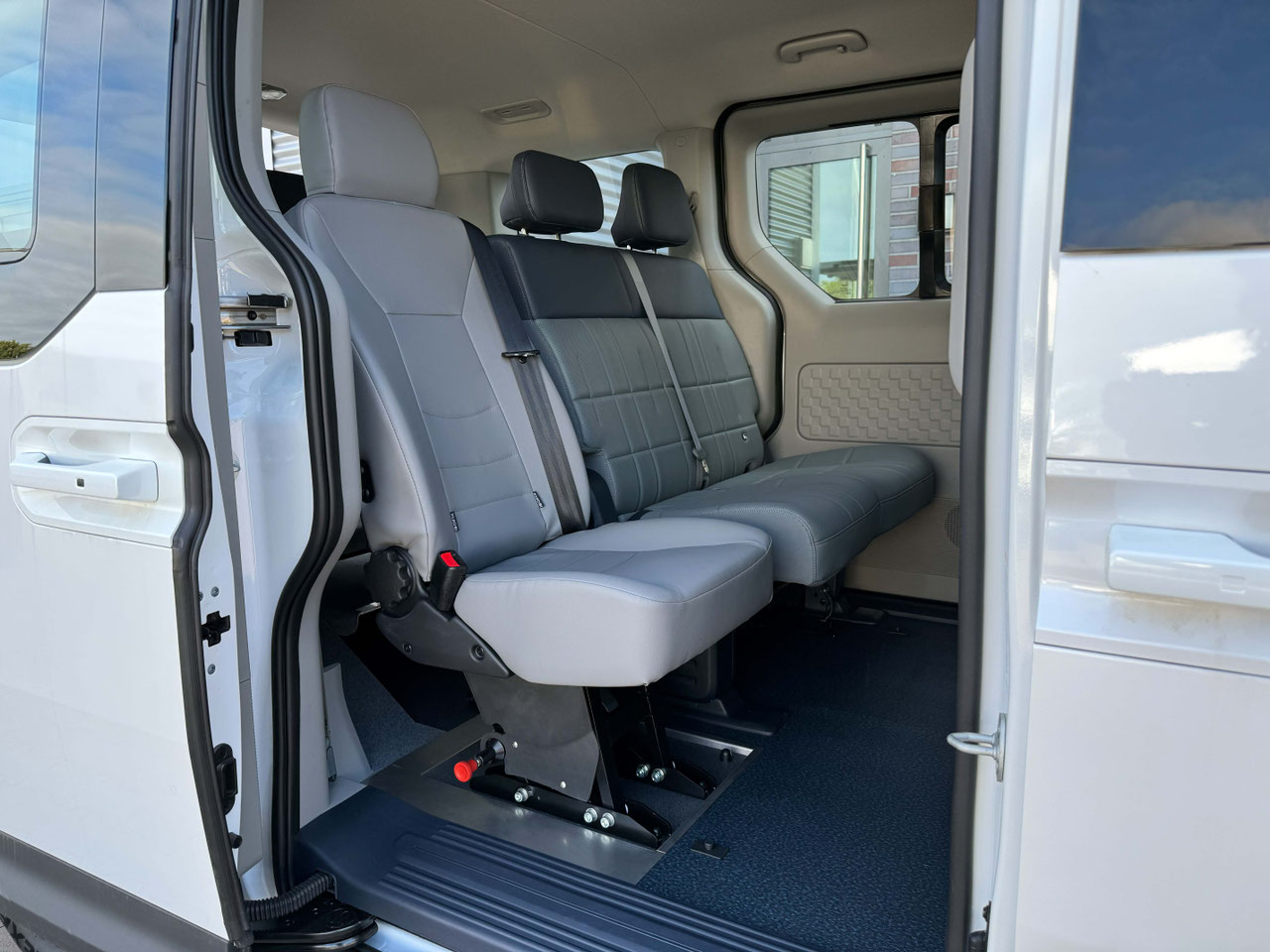 Kia PV5 mit Heckausschnitt vollelektrisch – Bild 9