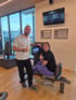 Mitglied Susi beim medizinischen Training mit LANDphysio-Sporttherapeut Peter im Gesundheitsstudio Lauchdorf, Ostallgäu