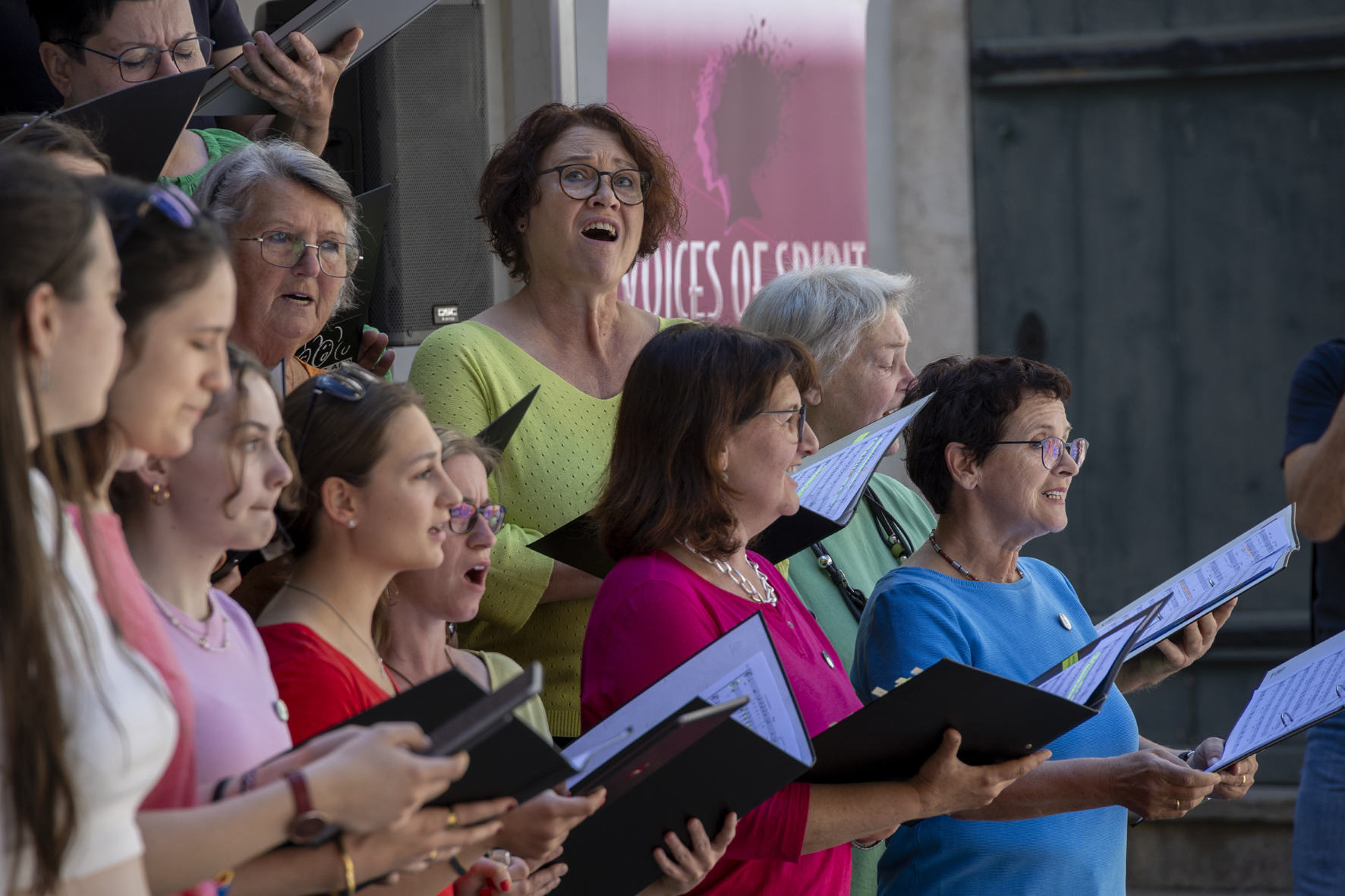 Oldies Swing and Gospel Singers performing in the Landhaushof, Voices of Spirit 2024, Graz