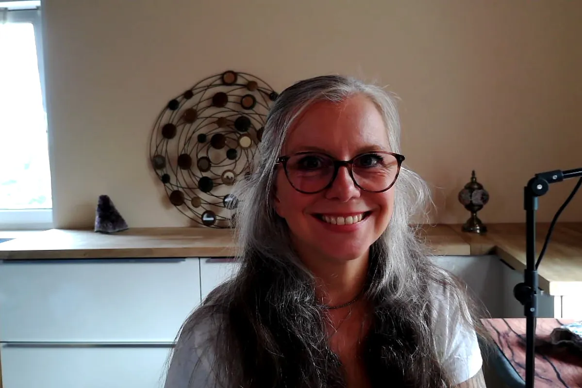 Elke Wilsberg in ihrem Arbeitszimmer
