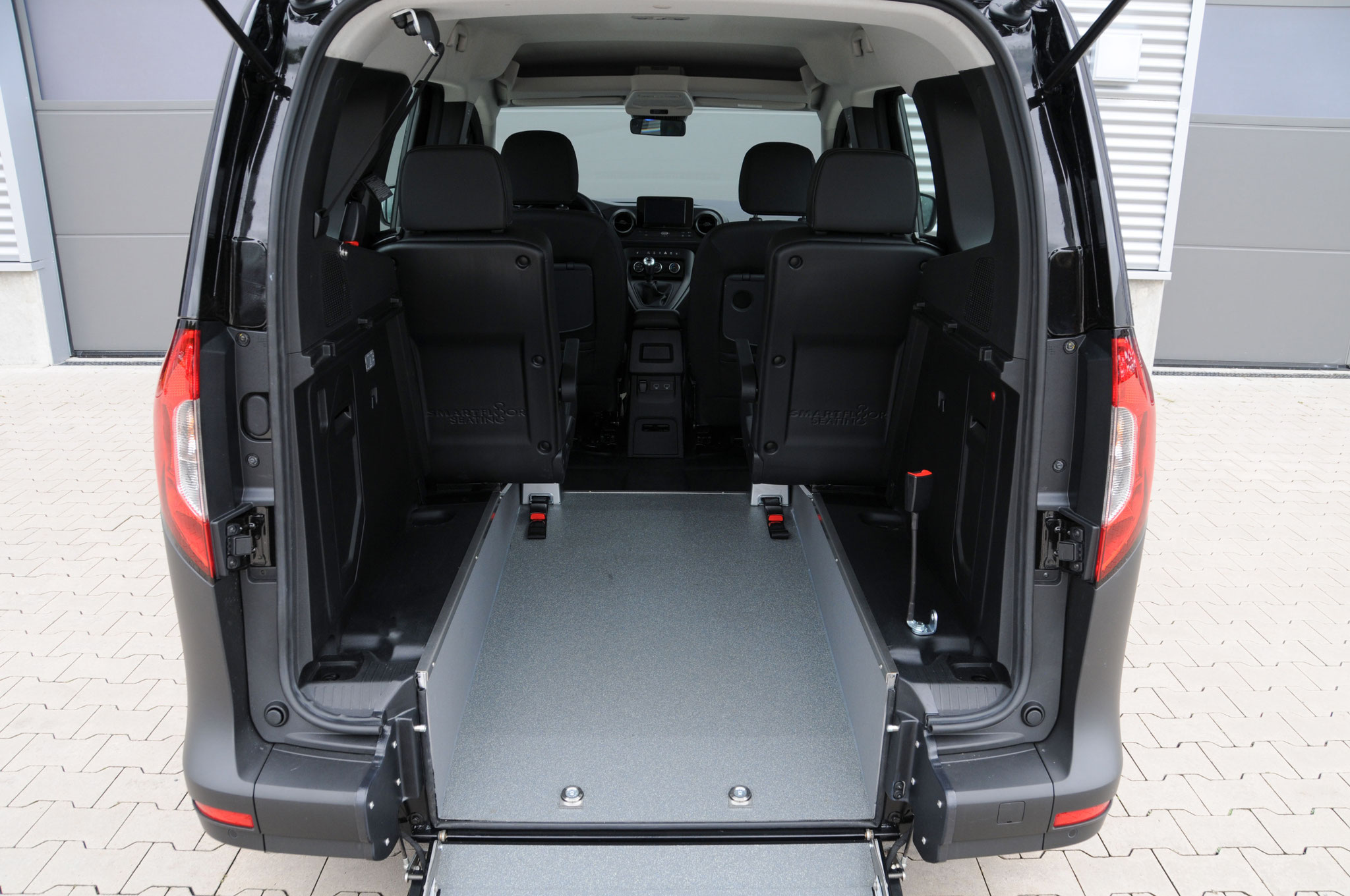 Mercedes Citan / T-Klasse – Rollstuhlrückhaltesystem