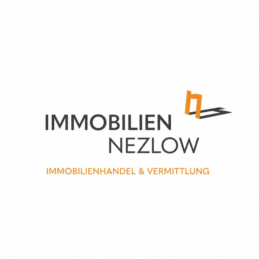 Logo von Immobilien Nezlow für Immobilienhandel und Vermittlung mit einem abstrakten orangefarbenen Haus-Symbol.