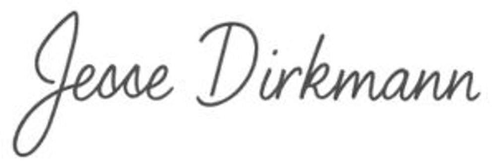 Der handschriftliche Schriftzug Jesse Dirkmann in dunkelgrauer Farbe auf weißem Hintergrund.