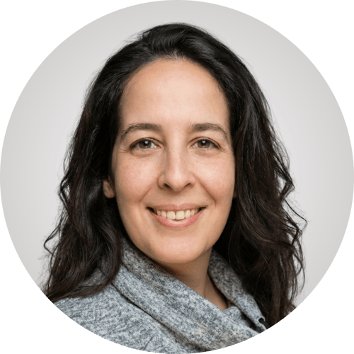 Aylin Demir, zuständig für Migration und Organisation bei ecom flow, im Porträt.
