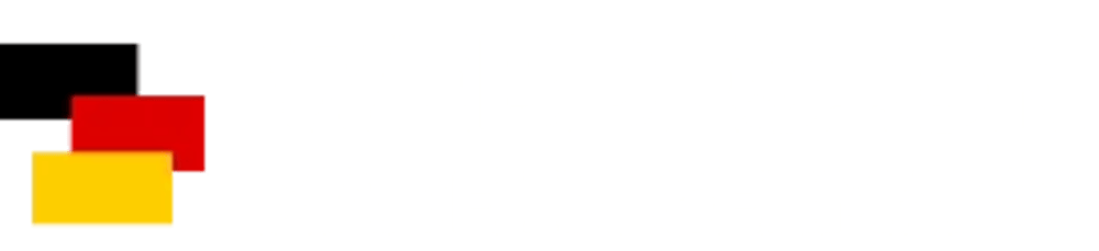 Deutsche Flagge mit Text „WEBDESIGN MADE IN GERMANY“ auf grünem Hintergrund.