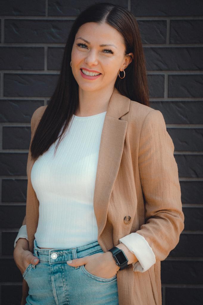 Natalie Arnold
