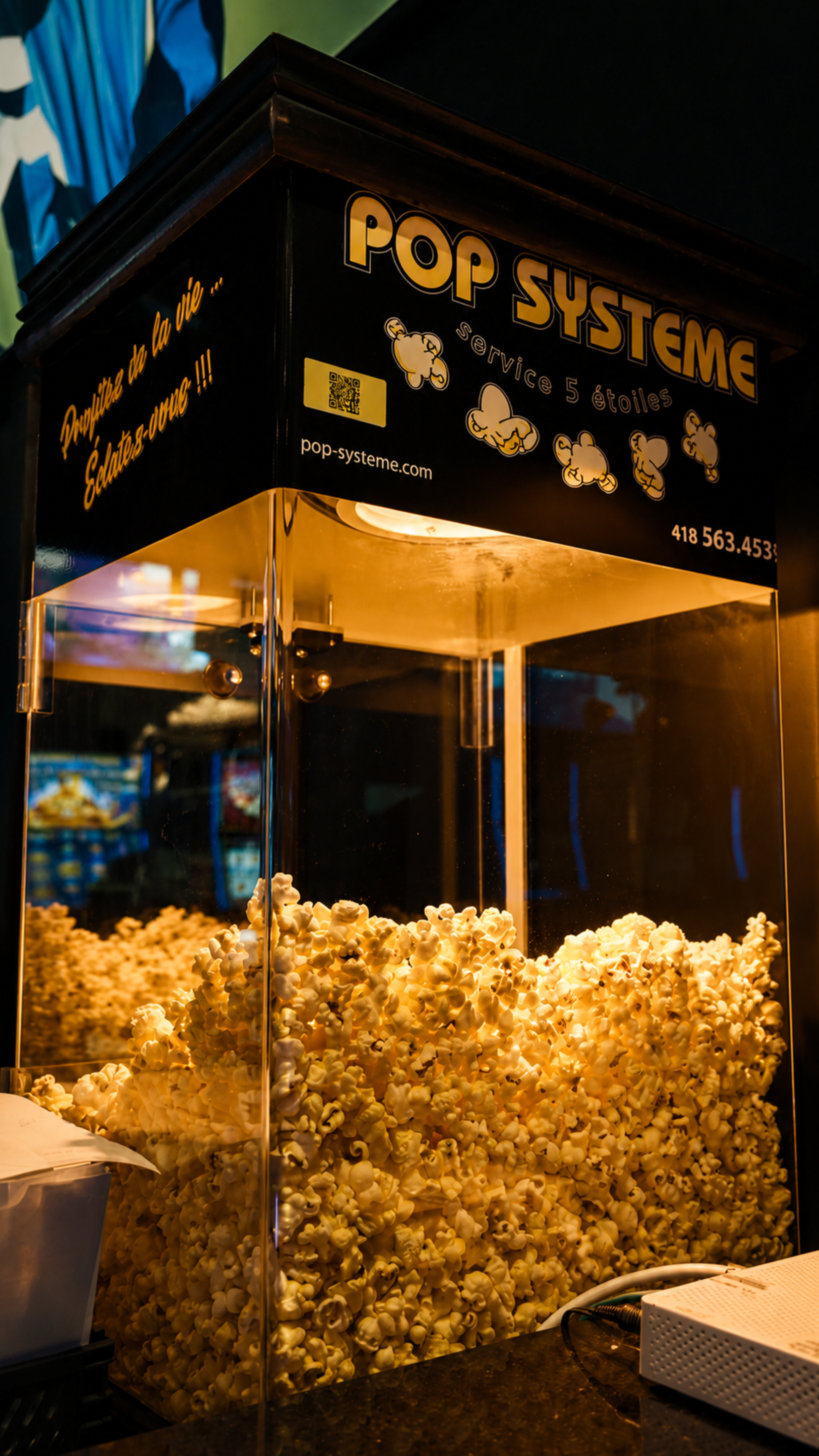 Réchaud à popcorn Pop Système rempli de popcorn frais avec des contenants prêts à servir