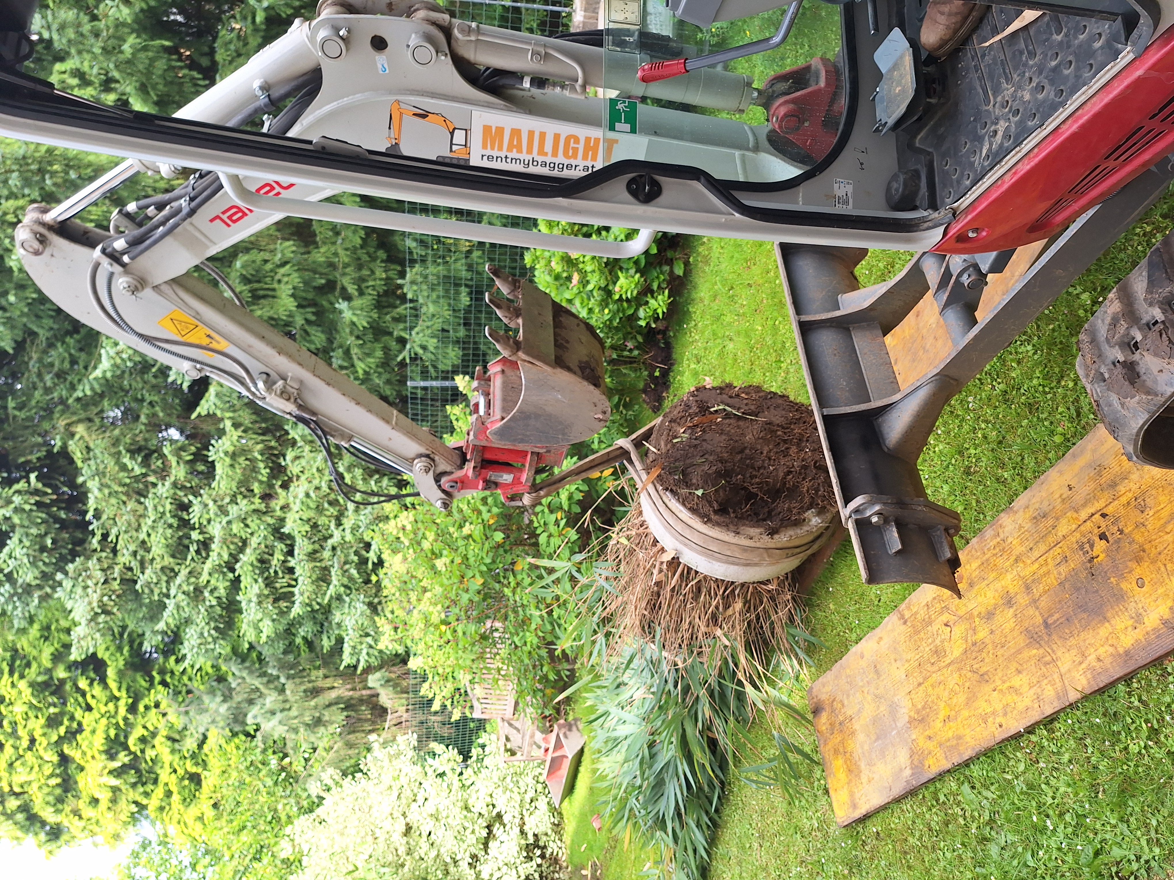 Garten Pfleger bei der Arbeit