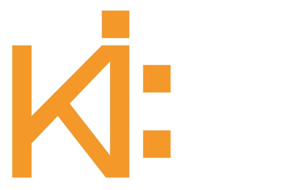 Abstraktes orangefarbenes KI-Logo auf schwarzem Hintergrund mit dem weißen Schriftzug dein Coach.
