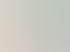 Eine Frau führt eine energetische Behandlung bei einer auf der Seite liegenden Person durch.
