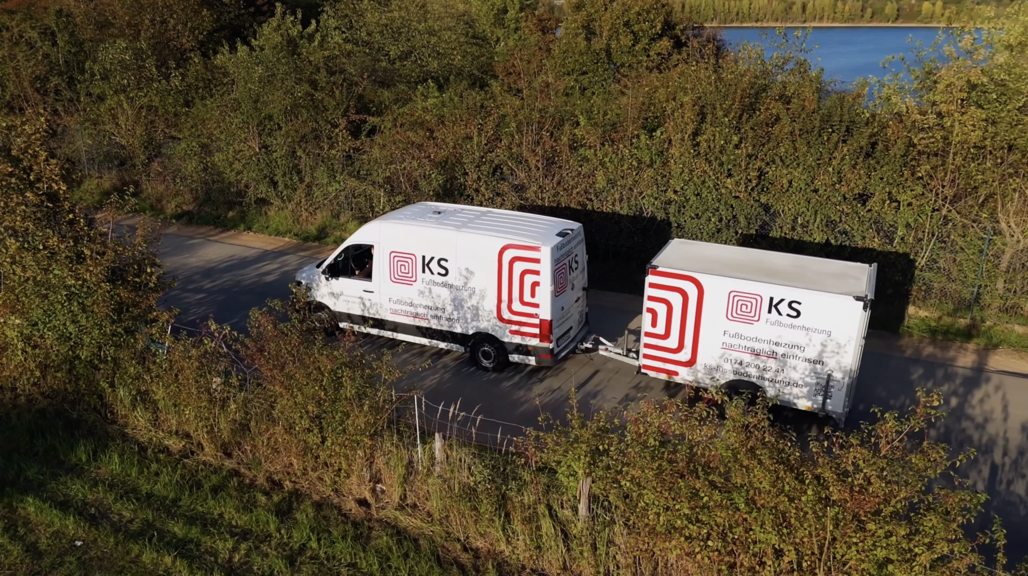 Mitarbeiter der KS Fußbodenheizung GmbH bei der Arbeit