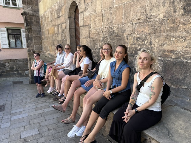 Entspannte Pause beim Teamausflug der Miersch Kieferorthopädie in Stuttgart