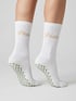 Custom Pilates Grip Socks Classic – weiße Socken mit eingestricktem Logo und Grip-Muster