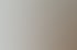 Eine Familie mit zwei Kindern spricht mit einer Beraterin an einem Tisch.