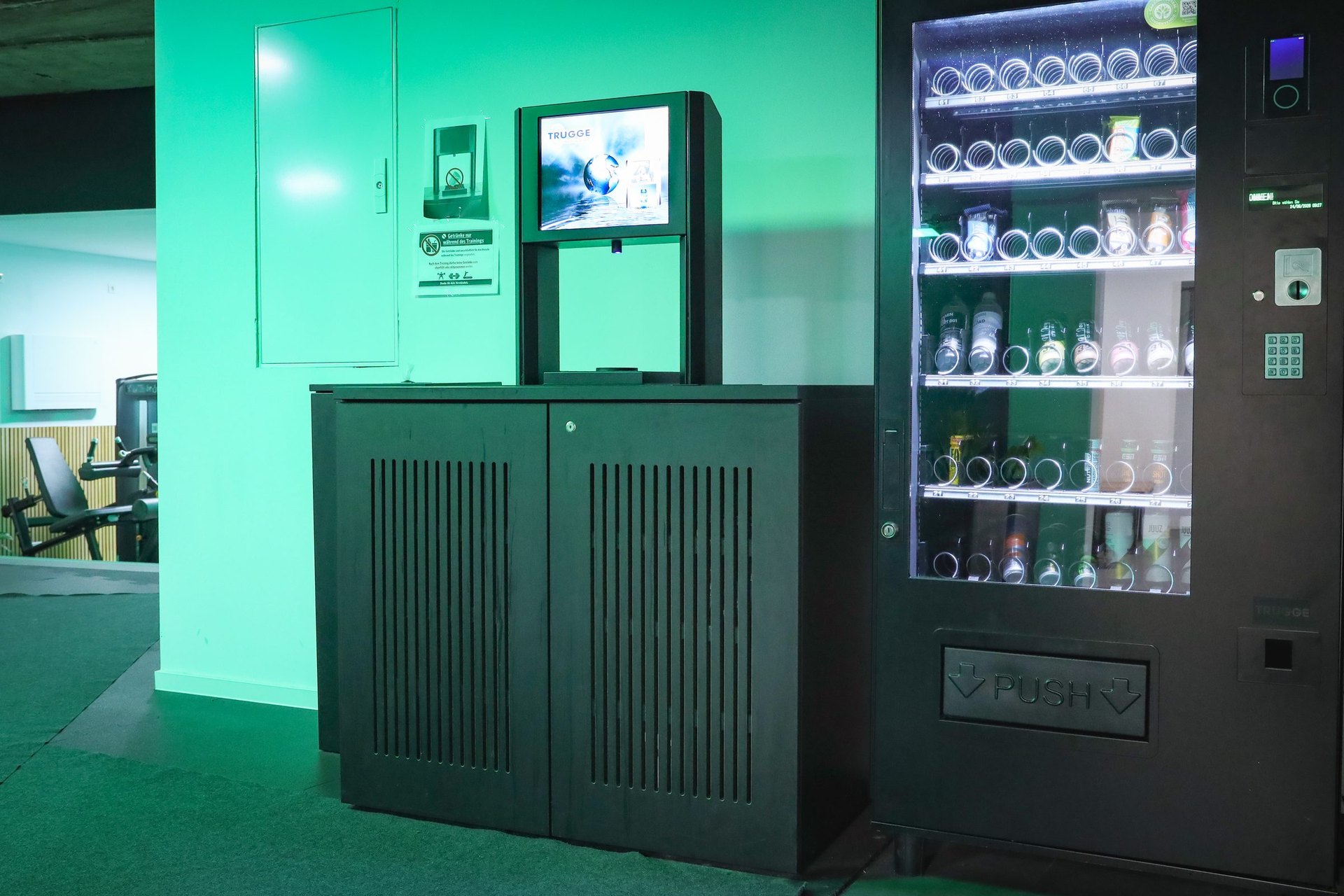Getränkeautomat und Tresenbereich im Studio Wasserstraße