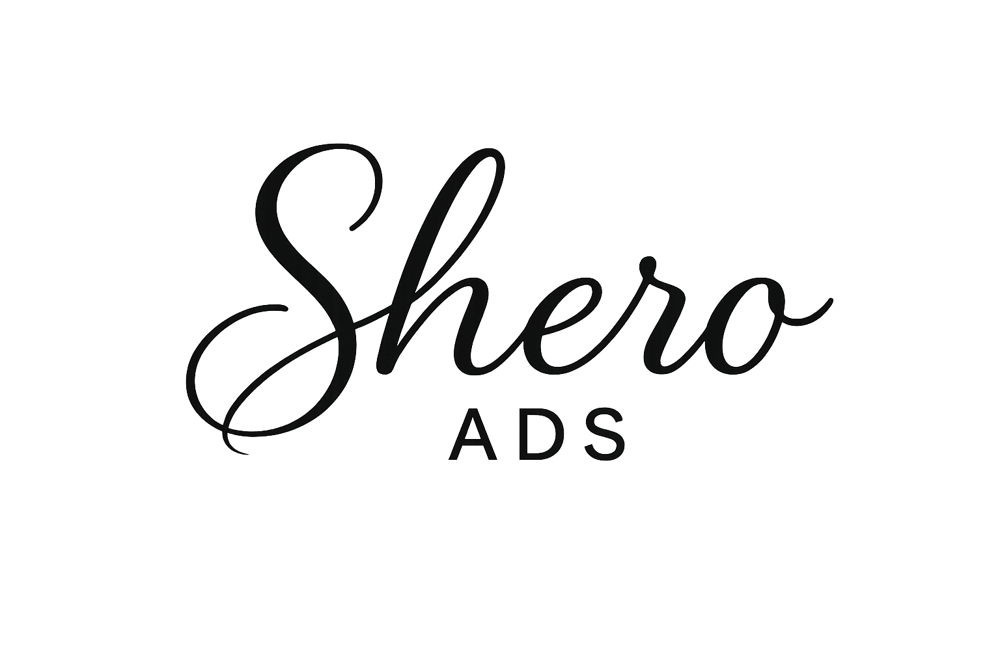 Schwarzer "Shero ADS"-Text auf dunkelgrünem Hintergrund.