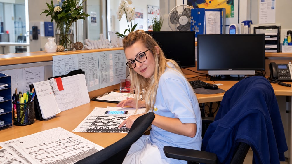Ines Thurner als DGKP im Dienst