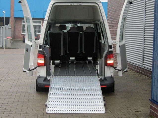 Multivan T6 mit Heckabsenkung und Auffahrrampe – Bild 2