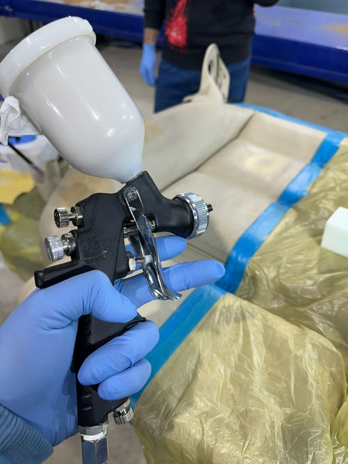 Leder einfärben mit der Lackierpistole