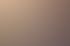 Eine Person schreibt mit einem weißen Stylus auf einem Tablet mit einer Skizze oder einem Diagramm.