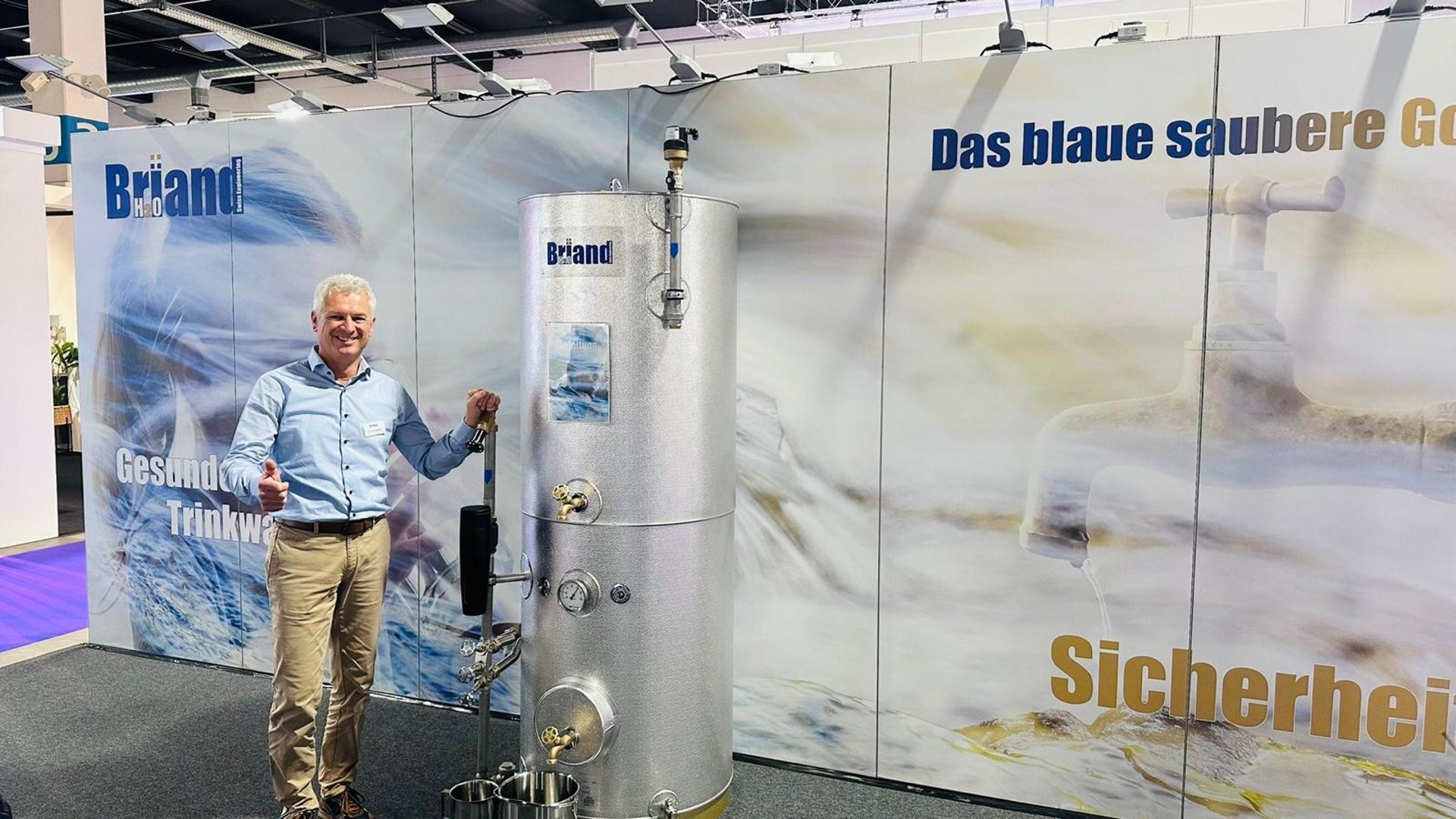 Olivier Briand mit dem Briand H2O Trinkwasser-Reservesystem