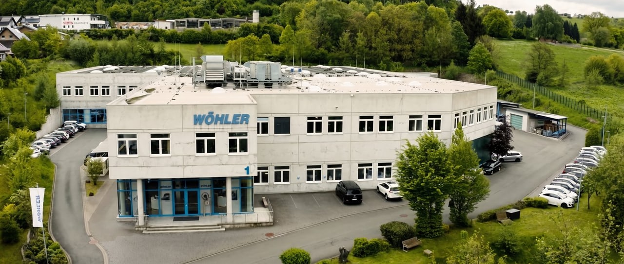 Firmensitz von Wöhler am Wöhler-Platz in Bad Wünnenberg aus der Luft
