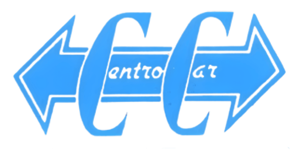 Blauer Pfeil mit doppelter Spitze, der durch zwei große, ineinander verschlungene Cs mit dem Text „CentroCar“ verläuft.