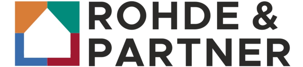 Logo von Rohde & Partner mit einem stilisierten bunten Haus-Symbol.