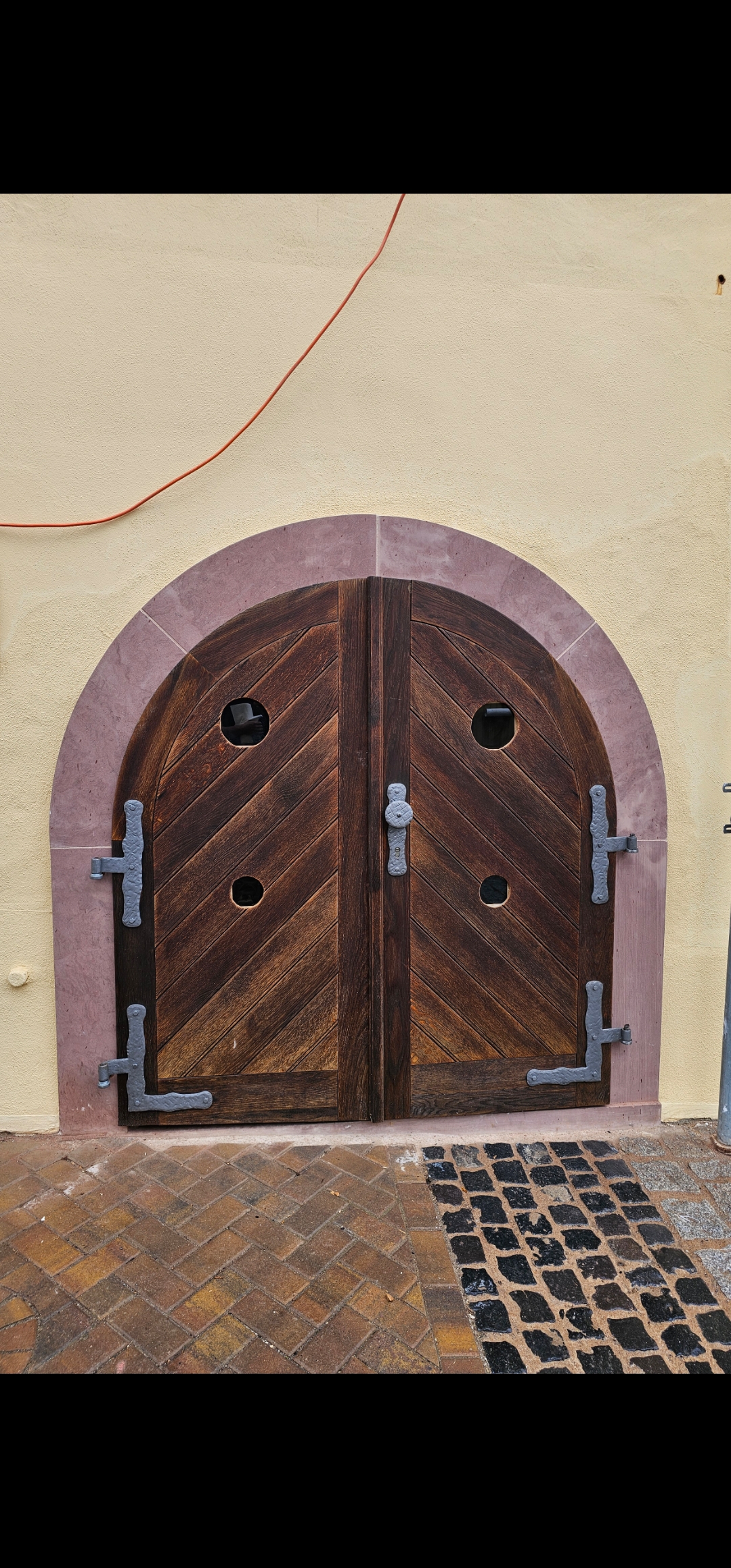 Resturation eines Alten Kellertors