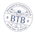 Rundes Stempellogo der BTB mit der Aufschrift „Bildungswerk für therapeutische Berufe“ und „Aus der Praxis - für die Praxis“.