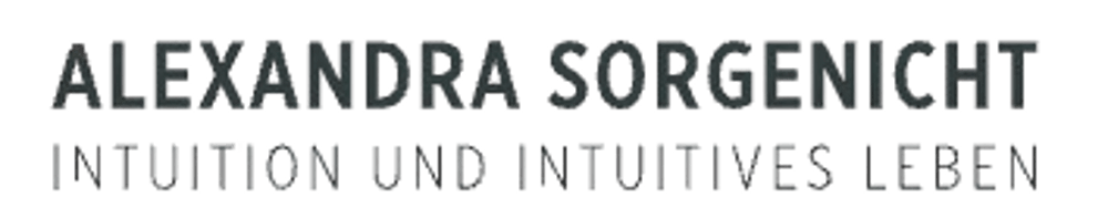 ALEXANDRA SORGENICHT, INTUITION UND INTUITIVES LEBEN in grauer Schrift auf dunklem Hintergrund.