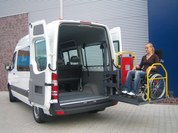 Sprinter mit Schwenklift BSL 350 – Bild 2