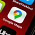 Google Maps App-Symbol auf einem Smartphone-Bildschirm mit "Google Maps" darunter.