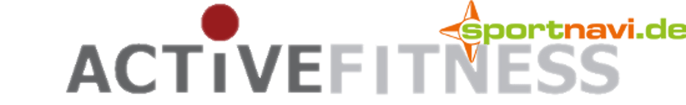 Logo von ACTIVE FITNESS mit einem roten Punkt über dem I und dem Schriftzug sportnavi.de oben rechts auf schwarzem Grund.