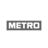 Graues Rechteck mit dem Wort "METRO" in Großbuchstaben auf grünem Hintergrund.