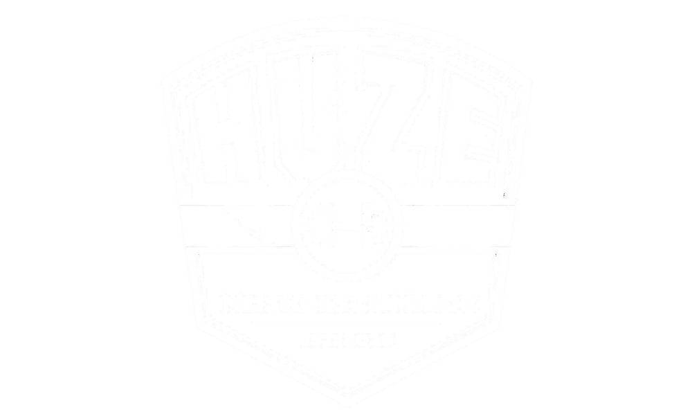 Bodyfit Schriftzug in weißer und oranger Farbe auf schwarzem Hintergrund.