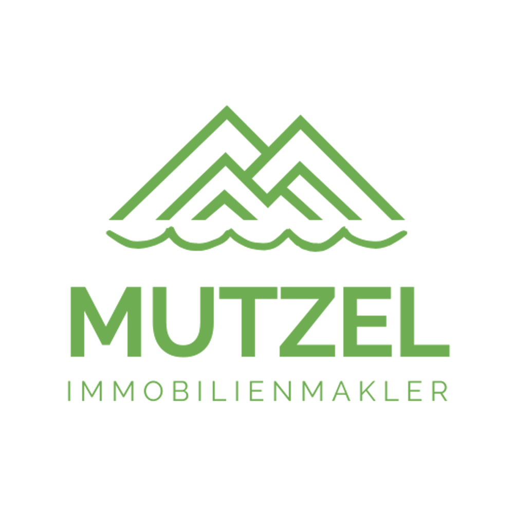 Logo: Grüne Berge und Wasserlinien über dem Text "MUTZEL IMMOBILIENMAKLER" auf grünem Hintergrund.