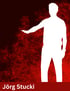 Weiße Silhouette eines Mannes mit ausgestrecktem Arm vor rotem Hintergrund, darunter „Jörg Stucki“.