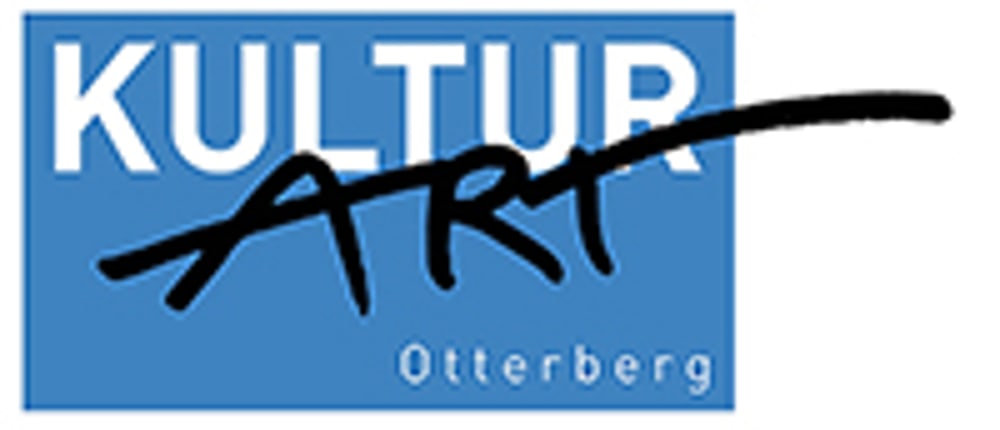 Blaues Logo mit weißem Text "KULTUR" oben, "ART" in schwarzer Handschrift darüber und "Otterberg" unten.