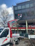Effiziente Glasfrontreinigung mit Arbeitsbühne durch AKD Gebäudereinigung in Bensheim