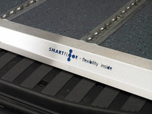 Smartfloor Schienensystem im Fahrzeugboden