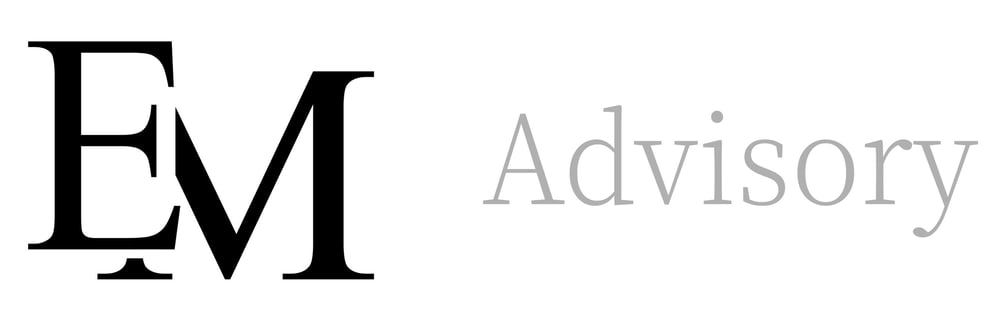 Logo mit den schwarzen Buchstaben EM und dem grauen Wort Advisory.