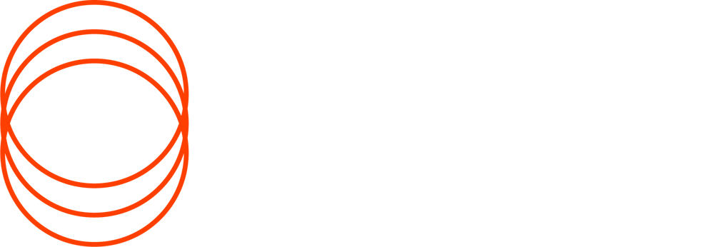 Logo mit drei konzentrischen orangefarbenen Kreisen und dem weißen Text "IMMERSIVE PEOPLE" auf grünem Hintergrund.
