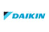 Blaues Daikin-Logo mit schrägem Dreieck, das in Schwarz und Hellblau geteilt ist, und dem Schriftzug "DAIKIN" in Blau.