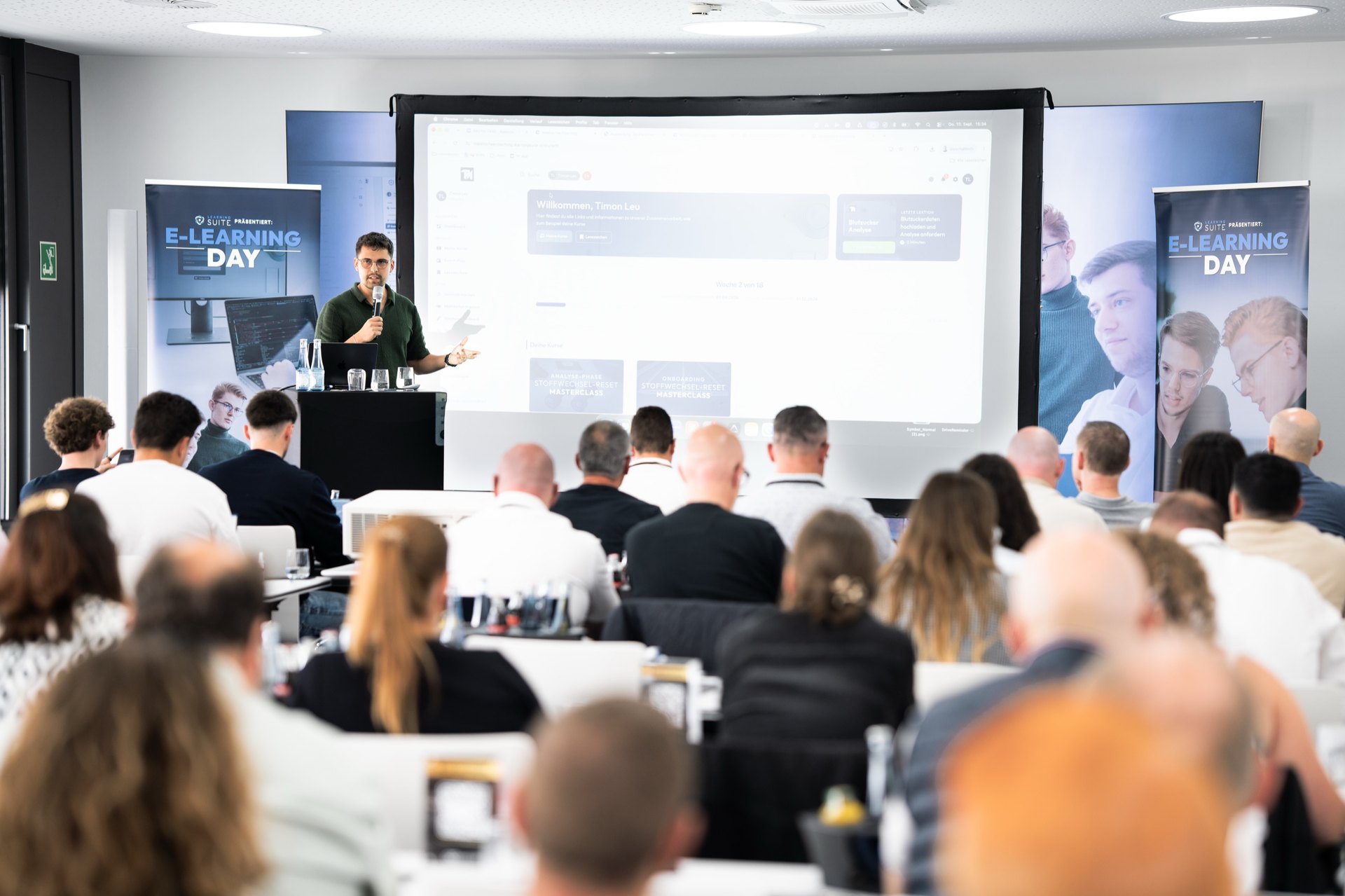 Timon Leu auf der Bühne beim E-Learning Day 2026