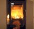 Flammen hinter der Sichtscheibe des Usedom